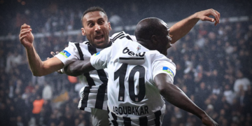 Beşiktaş 3 puanı 3 golle aldı