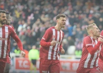 Sivasspor UEFA Konferans Ligi’nde Fiorentina deplasmanında