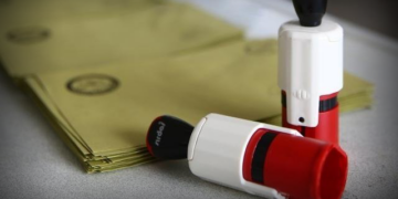 Partilerin oy pusulasındaki yerleri belli oldu