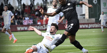Süper Lig’de Konyaspor 1 puanı son dakikada kurtardı