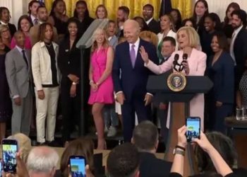 ABD Lideri Biden’ın Beyaz Saray’da ağırladığı basketbolcu bayıldı
