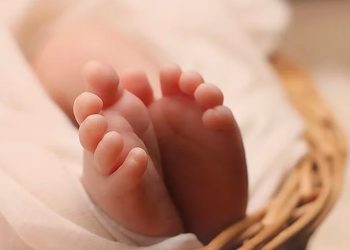 Anneler babalar dikkat! Yeni doğan bebeklerin çabucak yıkanması hastalıklara yol açabilir: Bebekler birinci ne vakit yıkanmalı?