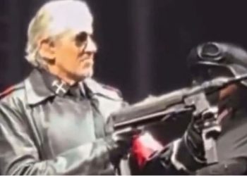 Berlin konserinde Nazi üniforması giyen Pink Floyd’un kurucularından Roger Waters’a soruşturma