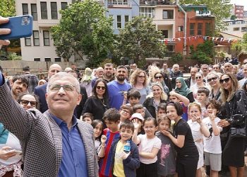 Cet Tohumu Yerli Fideler Üsküdar’da Toprakla Buluştu Üsküdar Kuzguncuk Bostanında Fide Dikim Şenliği