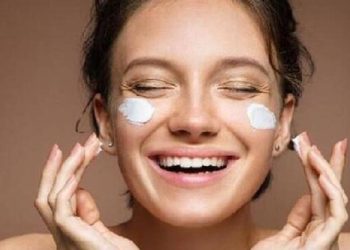 Cilt sıhhatini bozan 9 berbat alışkanlık! Yıllardır herkes yanlış yapıyormuş