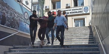 Cinayet Şüphelileri Alt Katta Çıktı: Komşulara Gözaltı!