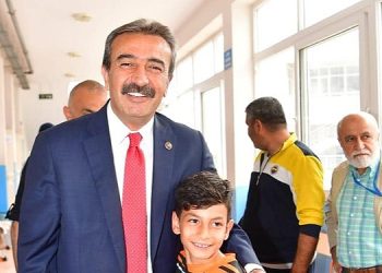 Çukurova Belediye Lideri Soner Çetin Oyunu Kullandı