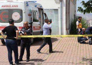 Kayseri’de 13. kattaki konutlarının balkonundan düşen anne ve iki çocuğu hayatını yitirdi