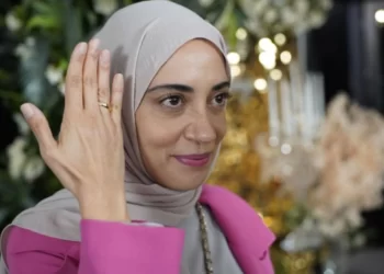 Kızılcık Şerbeti’nin Nursema’sı pozlarıyla mest etti! File çoraplı pozuna yorum yağdı: