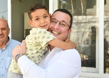 Lider Kanar Sarsıntının Yaralarını Sarmaya Devam Ediyor