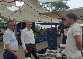 Lider Topaloğlu’ndan Göynük Pazar esnafına ziyaret