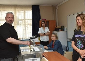 Menemen Belediye Lider Vekili Aydın Pehlivan Oyunu Kullandı