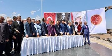 Nevşehir Hacı Bektaş Veli Üniversitesi (NEVÜ) Diş Hekimliği Fakültesi ve Uygulama Hastanesinin yeni binası için temel atma merasimi düzenlendi