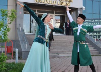 Oy kullanmaya bu türlü geldiler