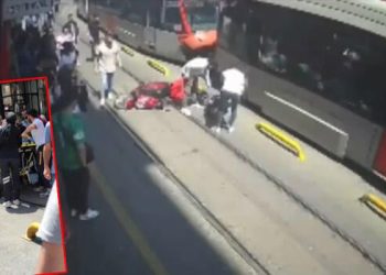 Sirkeci’de değişik kaza; motosiklete bodoslama bu türlü daldı