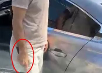 Yanlışlı Park Edince Uyaran Bayan Şoföre Bıçak Çekti!