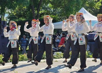 13. Bahar Şenliği Kavaklı Kıyısı Amfi’de başladı