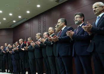 İş dünyası yeni kabineyi değerlendirdi