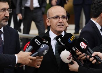 Mehmet Şimşek: Refah artışını sağlayacak modelle yola devam