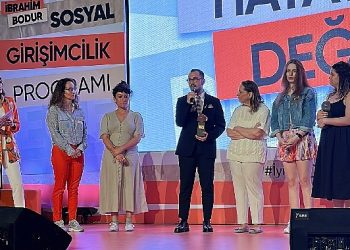 Afet Dayanışması Mentorluk Programı’na İş Birliği Mükafatı