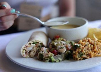 Aslan balığı meselesini mutfakta çözmek