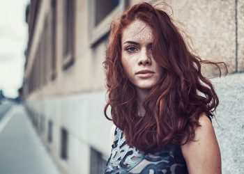 Aynada Mükemmel Görünmemize Karşın, Neden Fotoğraflarda Şebek Üzere Çıkarız?