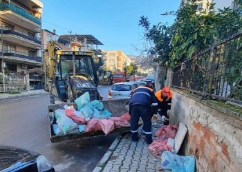 Bayraklı’da paklık atağı