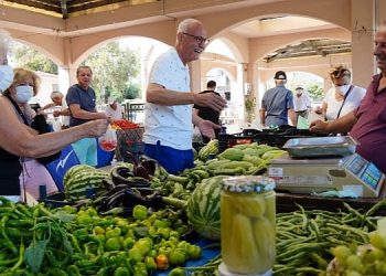 Çeşme’de Tarla’dan Sofra’ya Üretici Pazarı açılıyor