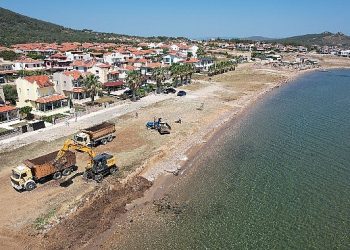 Cunda Art Deniz iş makineleriyle baştan sona temizlendi