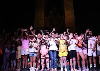 Didim’de çocuklar karnelerini süper bir şenlikle kutladı