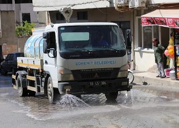 Edremit Belediyesi Kapsamlı Temizliklerine Devam Ediyor!