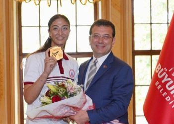 Ekrem İmamoğlu Şampiyonları Ağırladı