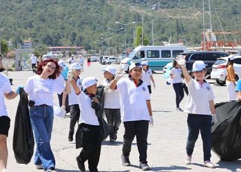 Etraf Gününde Öğrencilerden Manalı Aktiflik