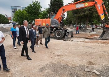 Gaziemir’in meydanları yenileniyor