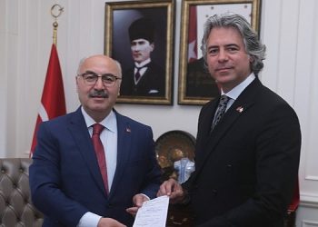 Hilal Olsun Türkiye Kampanyasına Vali Köşger’den Dayanak: Kızılay’a Kurban Bağışı