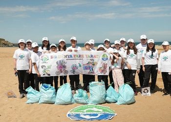 İklim Koruyucuları bir saatte 33 kilo çöp topladı