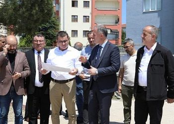 İnegöl’de Eskiyen Parklar Yenileniyor