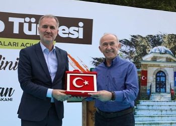 İnegöl’de Turgut Alp’e Torunlarından Vefa