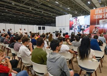 İzmir Kahve Fuarı’na büyük ilgi Bölümün öncü isimleri İzmir Kahve Fuarı’nda