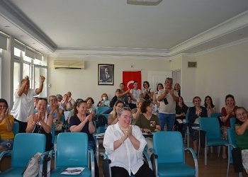 İzmir’in teşebbüsçü bayanları sertifikalarını aldı