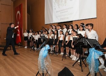 Karabağlar Belediyesi Çocuk Korosu’ndan birinci konser