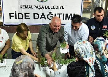 Kemalpaşa’da Fideler Toprakla Buluşuyor