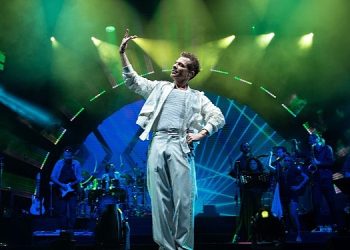 Kenan Doğulu, Maximum Uniq Açıkhava konseriyle yaz dönemini başlattı