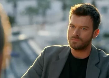 Kıvanç Tatlıtuğ’dan romantik paylaşım