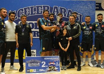 Konya Büyükşehir’in İlçeler Ortası Voleybol Turnuvası’nda Şampiyon Çumra Oldu