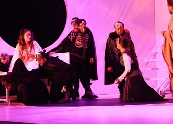 Konya Kent Tiyatrosu “Barsisa” Oyununu Bu Defa Denizli’de Sahneledi