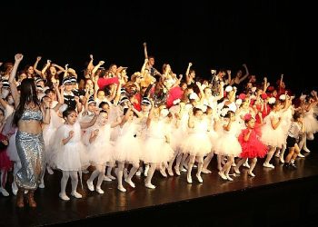 Küçük yetenekler ayakta alkışlandı