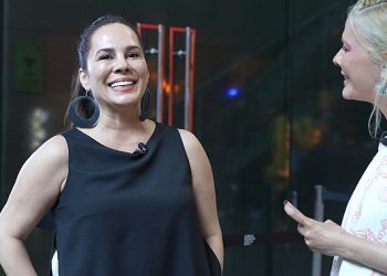 ‘Kuliste Röveşata’ yeni kısmında Demet Sağıroğlu’nun kulisinde!