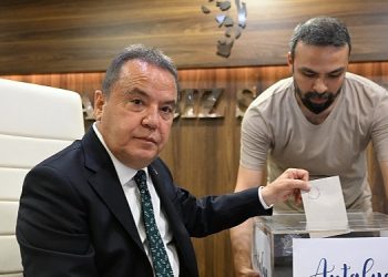 Lider Böcek: ‘Belediyeler konaklama vergisinden hisse almalı’