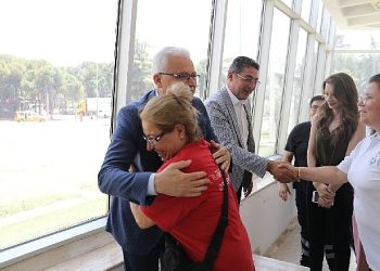 Lider Deveciler çalışanla bayramlaştı